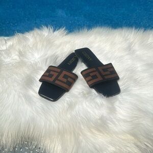 NEW—Woman's Slippers